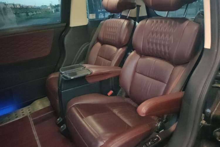 Used Honda Elysion 2022 2.0L eHEV Prestige Edition Left Rear Seat