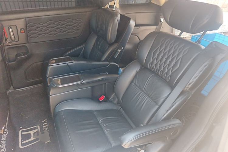 Used Honda Elysion 2022 2.0L eHEV Luxury First Edition Left Rear Seat