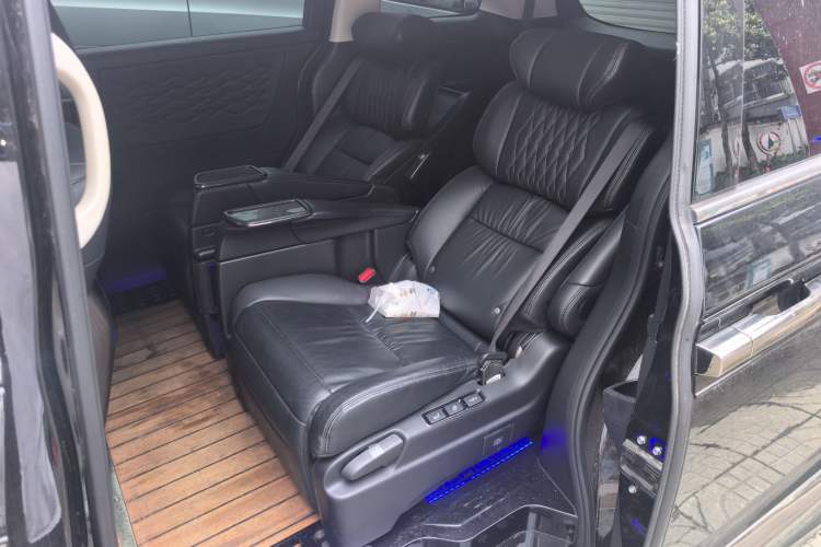 Used Honda Elysion 2022 2.0L eHEV Luxury Edition Left Rear Seat