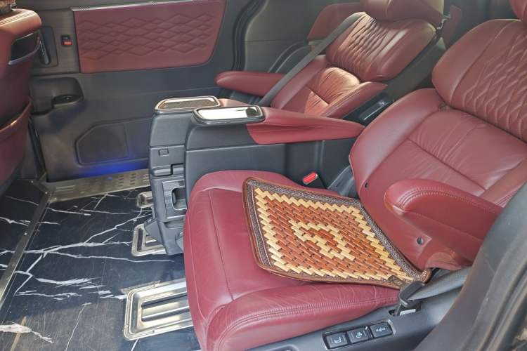 Used Honda Elysion 2022 2.0L eHEV Prestige Edition Left Rear Seat