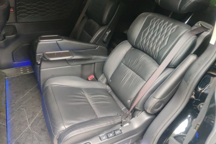 Used Honda Elysion 2022 2.0L eHEV Luxury Edition Left Rear Seat