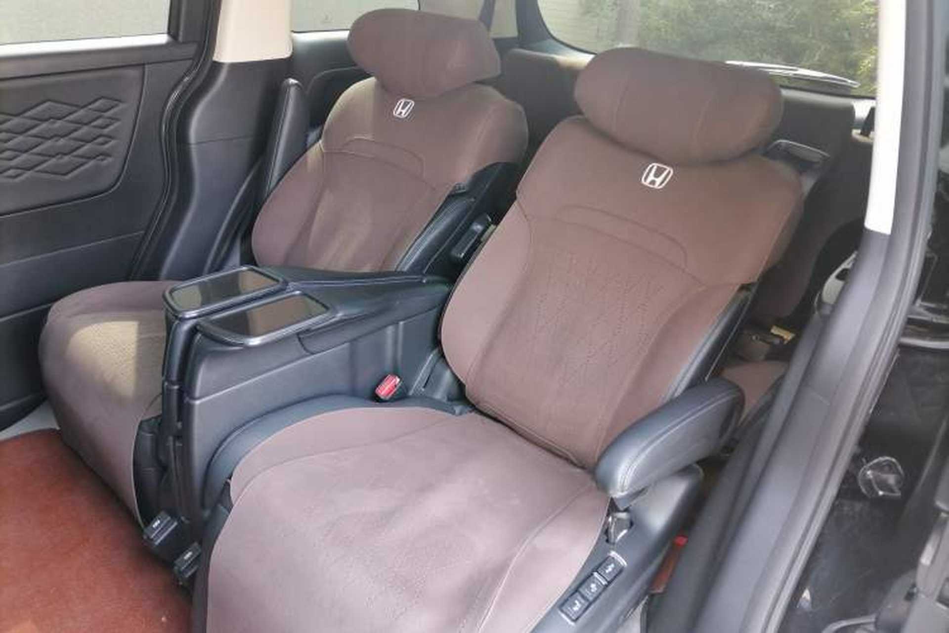 Used Honda Elysion 2022 2.0L eHEV Prestige Edition Left Rear Seat