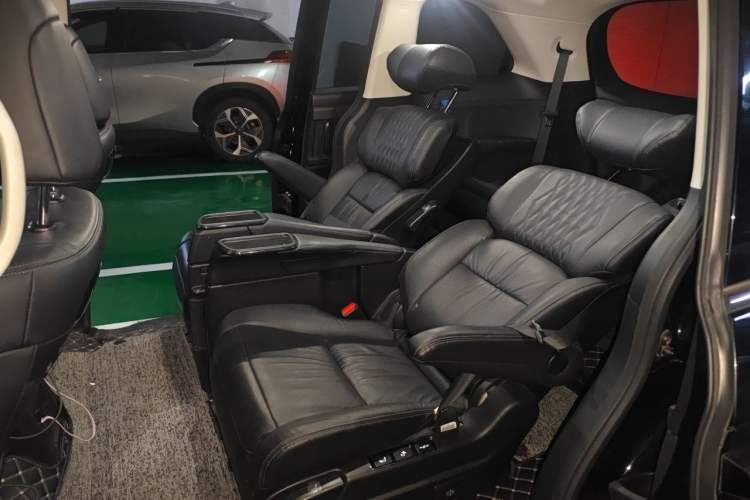 Used Honda Elysion 2022 2.0L eHEV Luxury Edition Left Rear Seat