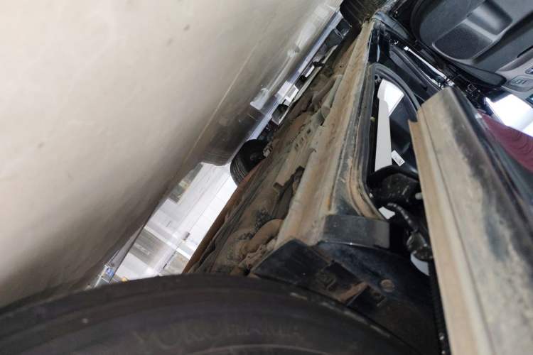 Used Honda Elysion 2022 2.0L eHEV Prestige Edition Left Side Sill