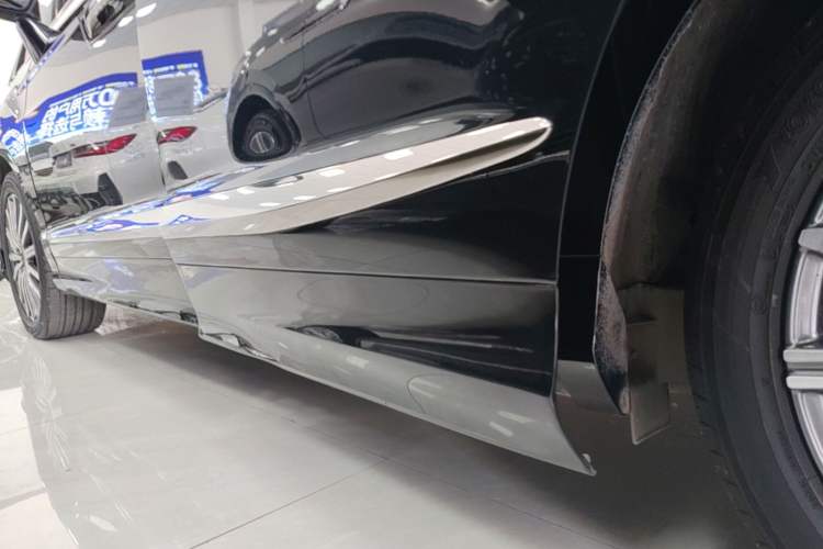 Used Honda Elysion 2022 2.0L eHEV Luxury Edition Left Side Sill