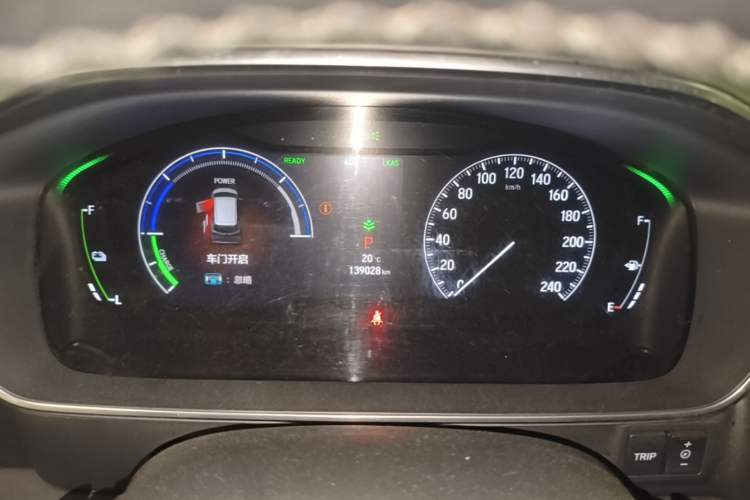 Used Honda Elysion 2022 2.0L eHEV Luxury Edition Odometer Close Up