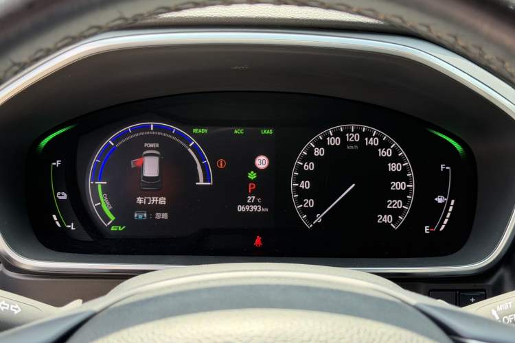 Used Honda Elysion 2022 2.0L eHEV Luxury Edition Odometer Close Up