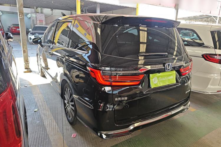 Used Honda Elysion 2022 2.0L eHEV Luxury Edition Rear Left 45 Deg