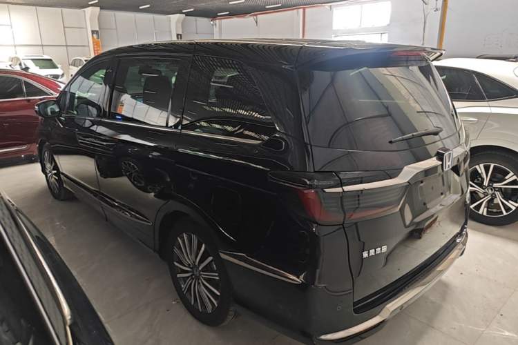 Used Honda Elysion 2022 2.0L eHEV Luxury Edition Rear Left 45 Deg