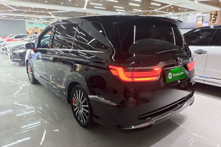 Used Honda Elysion 2022 2.0L eHEV Luxury Edition Rear Left 45 Deg