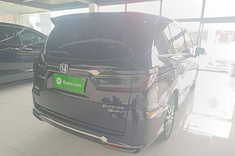 Used Honda Elysion 2022 2.0L eHEV Luxury Edition Rear Right 45 Deg