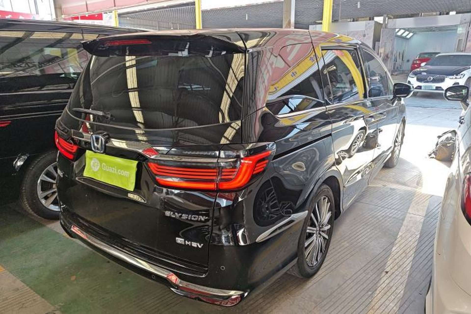 Used Honda Elysion 2022 2.0L eHEV Luxury Edition Rear Right 45 Deg