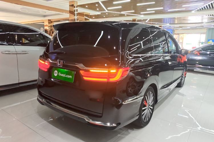 Used Honda Elysion 2022 2.0L eHEV Luxury Edition Rear Right 45 Deg