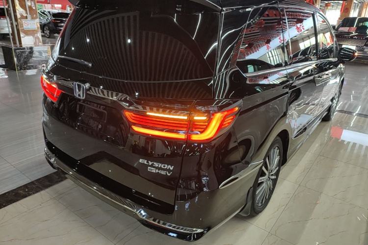 Used Honda Elysion 2022 2.0L eHEV Prestige Edition Rear Right 45 Deg