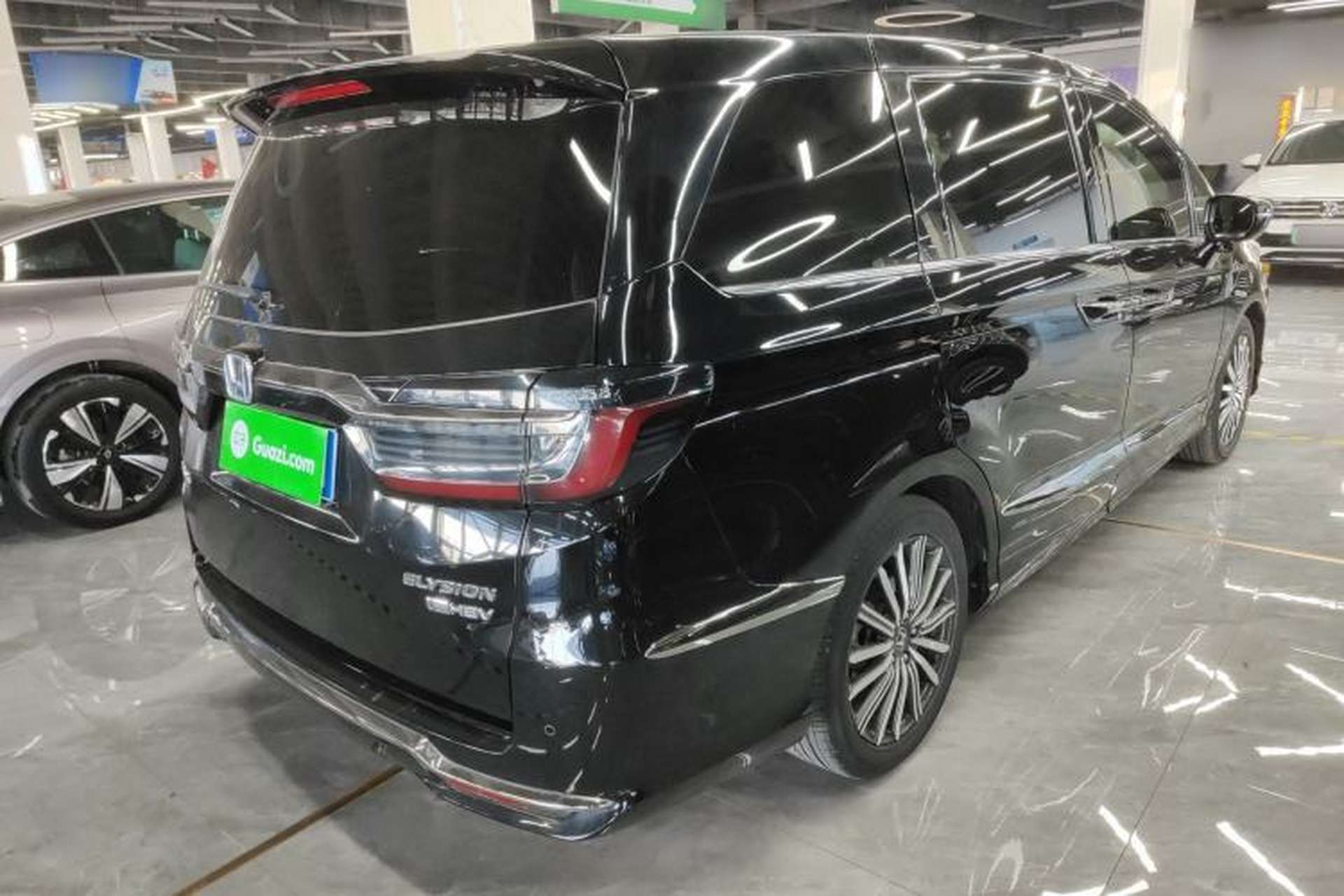 Used Honda Elysion 2022 2.0L eHEV Luxury First Edition Rear Right 45 Deg