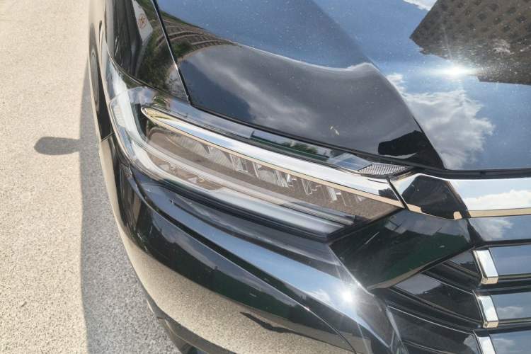 Used Honda Elysion 2022 2.0L eHEV Luxury Edition Right Front Headlight
