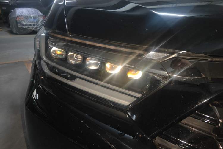 Used Honda Elysion 2022 2.0L eHEV Luxury Edition Right Front Headlight