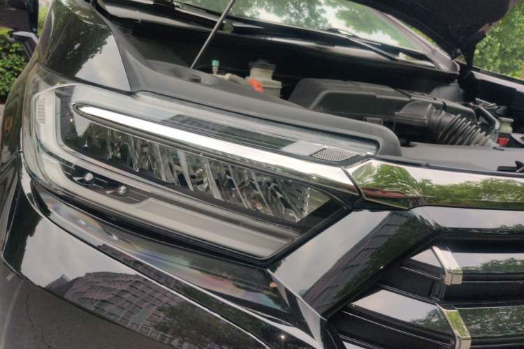 Used Honda Elysion 2022 2.0L eHEV Luxury Edition Right Front Headlight