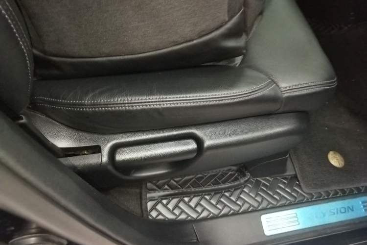 Used Honda Elysion 2022 2.0L eHEV Prestige Edition Right Front Seat