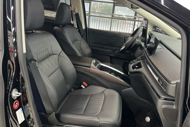 Used Honda Elysion 2022 2.0L eHEV Luxury First Edition Right Front Seat