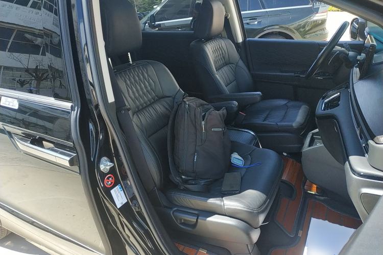 Used Honda Elysion 2022 2.0L eHEV Luxury First Edition Right Front Seat