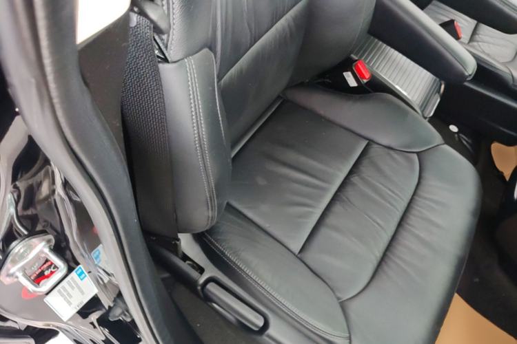 Used Honda Elysion 2022 2.0L eHEV Luxury Edition Right Front Seat
