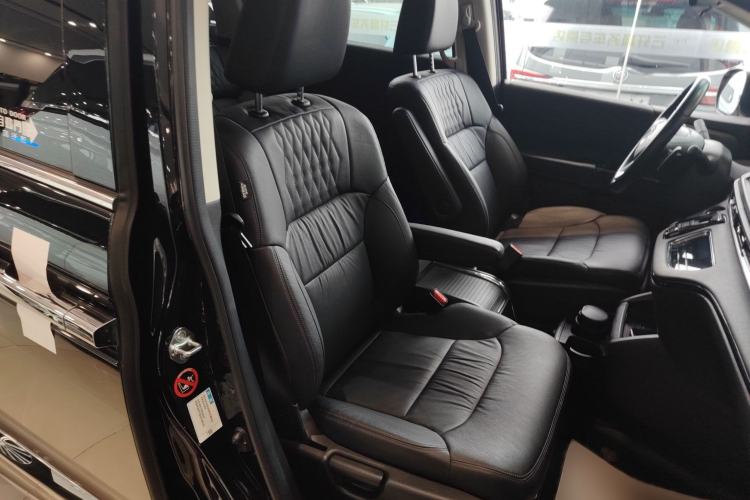 Used Honda Elysion 2022 2.0L eHEV Luxury Edition Right Front Seat