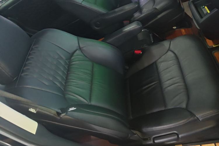 Used Honda Elysion 2022 2.0L eHEV Luxury First Edition Right Front Seat