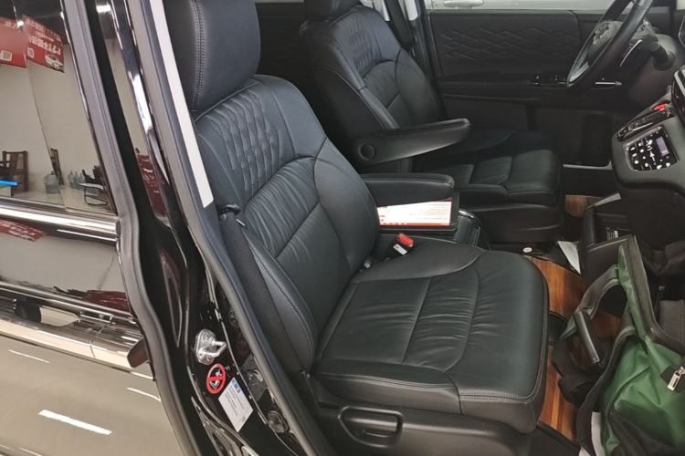Used Honda Elysion 2022 2.0L eHEV Luxury Edition Right Front Seat