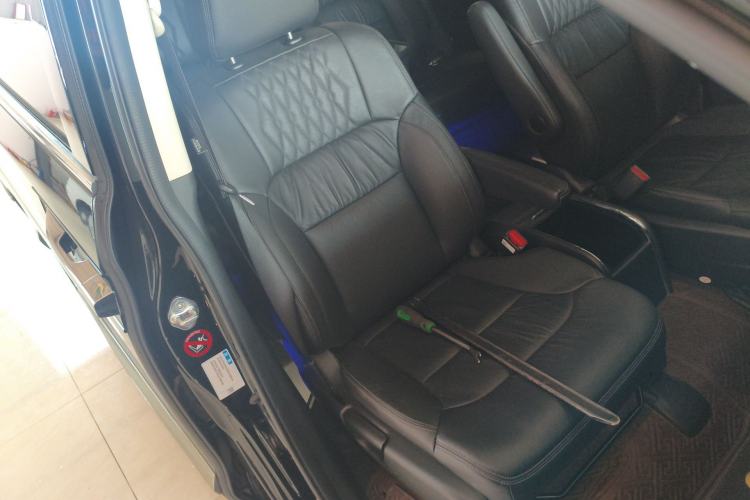 Used Honda Elysion 2022 2.0L eHEV Luxury Edition Right Front Seat