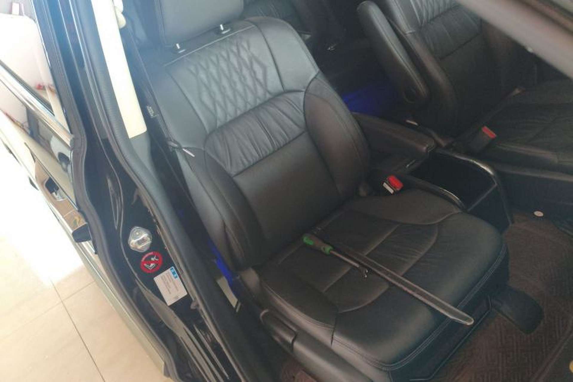 Used Honda Elysion 2022 2.0L eHEV Luxury Edition Right Front Seat