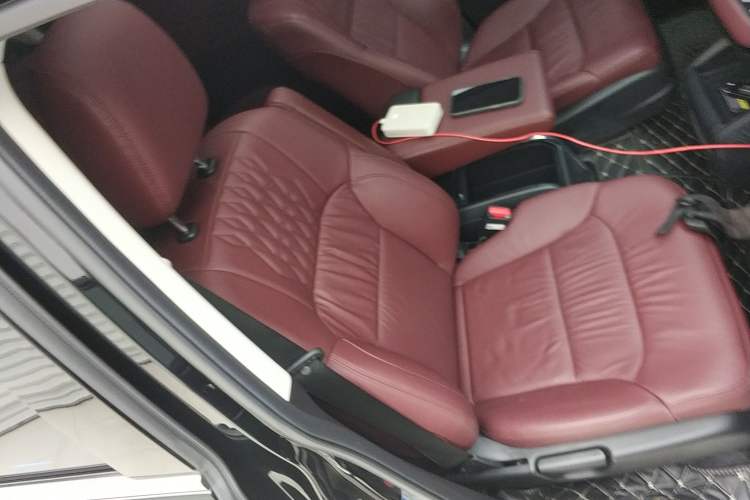Used Honda Elysion 2022 2.0L eHEV Prestige Edition Right Front Seat