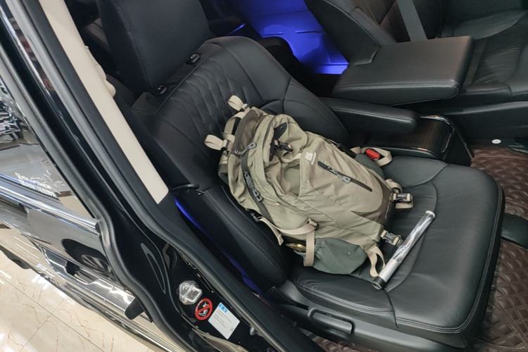 Used Honda Elysion 2022 2.0L eHEV Prestige Edition Right Front Seat