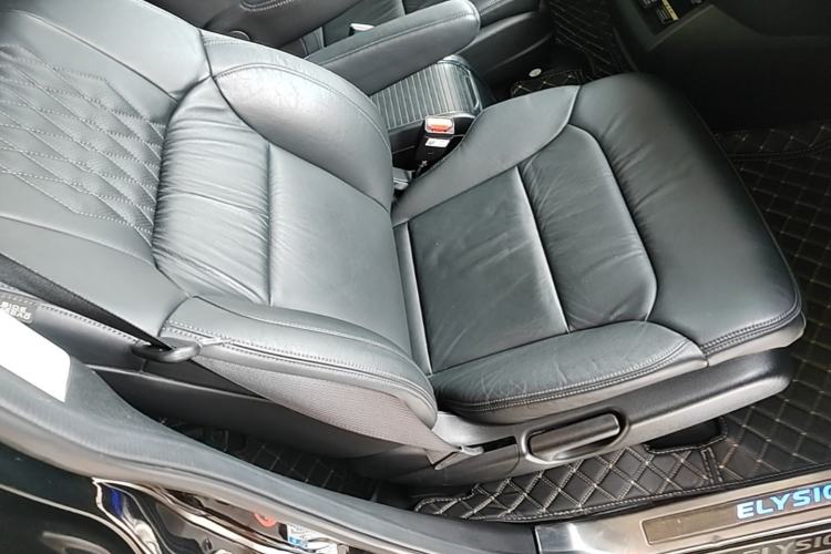 Used Honda Elysion 2022 2.0L eHEV Luxury First Edition Right Front Seat
