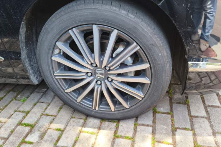 Used Honda Elysion 2022 2.0L eHEV Luxury First Edition Right Front Wheel Hub