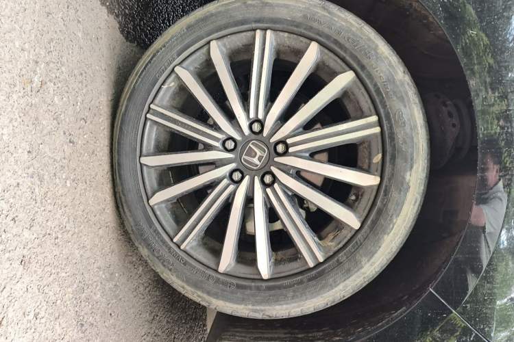 Used Honda Elysion 2022 2.0L eHEV Luxury Edition Right Front Wheel Hub