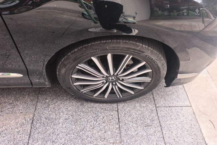 Used Honda Elysion 2022 2.0L eHEV Luxury Edition Right Front Wheel Hub