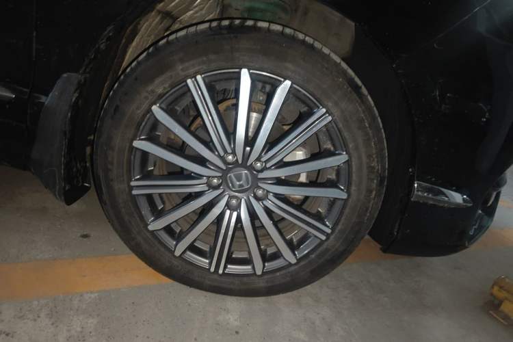 Used Honda Elysion 2022 2.0L eHEV Luxury Edition Right Front Wheel Hub