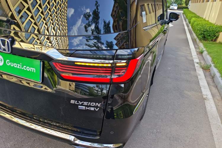 Used Honda Elysion 2022 2.0L eHEV Luxury Edition Right Rear Taillight