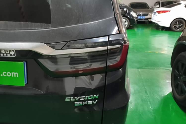 Used Honda Elysion 2022 2.0L eHEV Prestige Edition Right Rear Taillight
