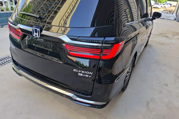 Used Honda Elysion 2022 2.0L eHEV Luxury Edition Right Rear Taillight