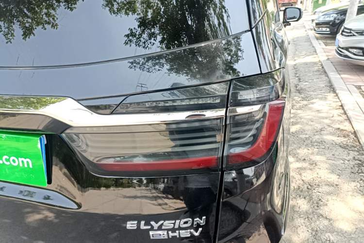 Used Honda Elysion 2022 2.0L eHEV Luxury Edition Right Rear Taillight