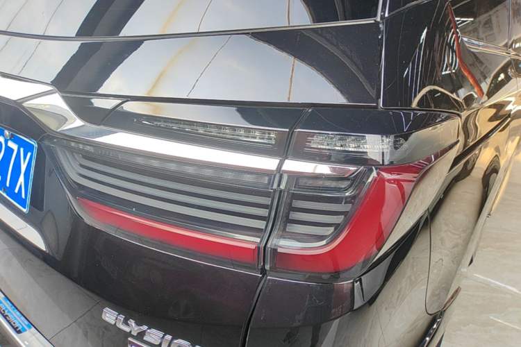 Used Honda Elysion 2022 2.0L eHEV Luxury Edition Right Rear Taillight