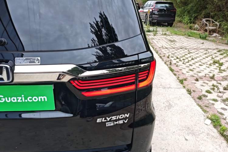 Used Honda Elysion 2022 2.0L eHEV Luxury Edition Right Rear Taillight