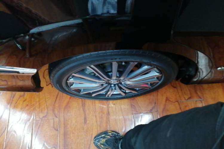 Used Honda Elysion 2022 2.0L eHEV Luxury First Edition Right Rear Wheel Hub