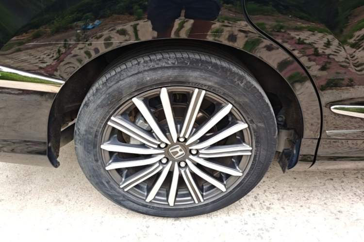 Used Honda Elysion 2022 2.0L eHEV Luxury Edition Right Rear Wheel Hub