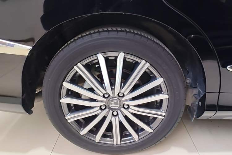 Used Honda Elysion 2022 2.0L eHEV Comfort Version Right Rear Wheel Hub