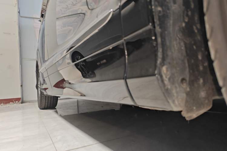Used Honda Elysion 2022 2.0L eHEV Luxury Edition Right Side Sill