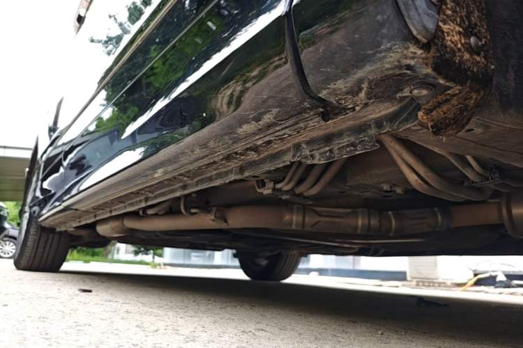 Used Honda Elysion 2022 2.0L eHEV Luxury Edition Right Side Sill