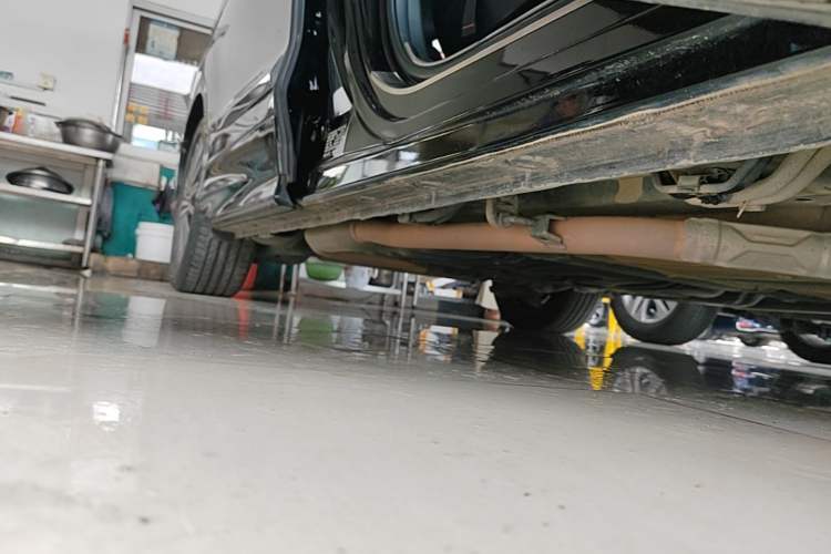 Used Honda Elysion 2022 2.0L eHEV Luxury First Edition Right Side Sill